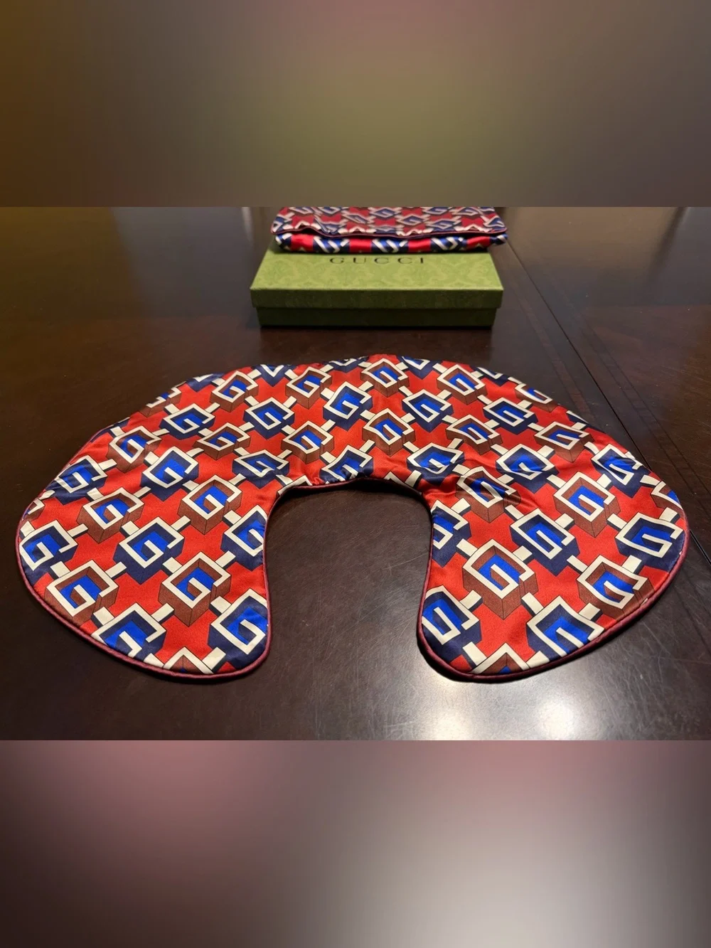 New Gucci Geometric G Logo Neck Pillow Travel Accessories Red Blue